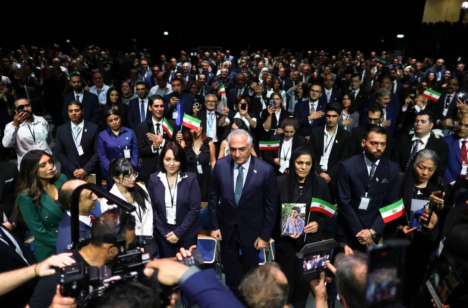 Iranian Opposition Unites Around Crown Prince Reza Pahlavi